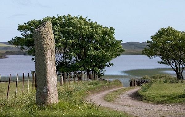 Standing stone Achaban House Fionnphort